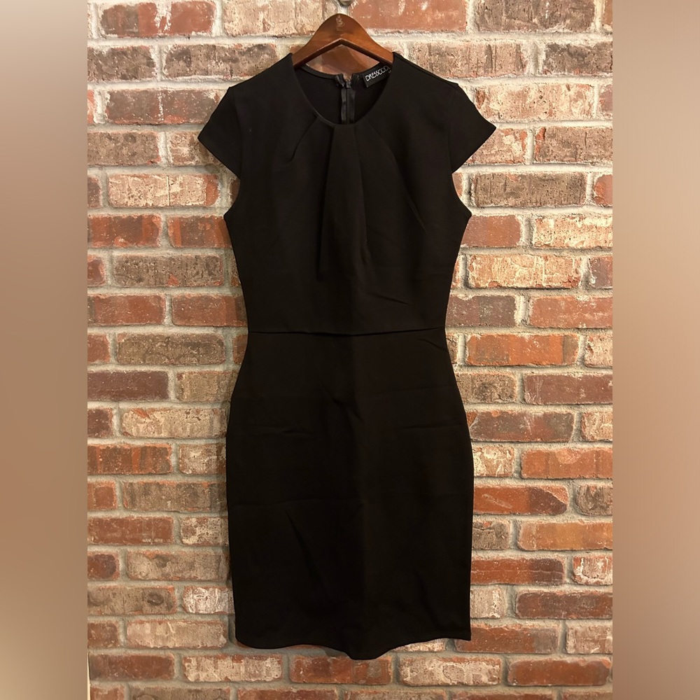 Dresscode classic black dress Size medium Like-new